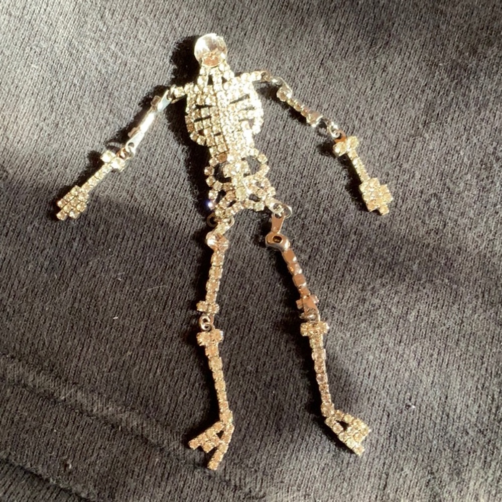 Blinged skeleton